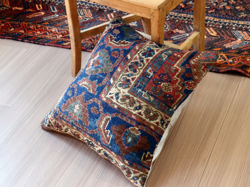 【15%OFFクーポン対象品】アンティークラグ クッションカバー50×50cm カシュカイ族 手織り絨毯