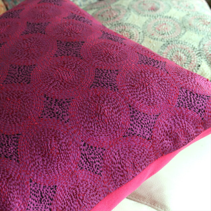 【10%OFFクーポン対象】カンタ刺繍　シルク　クッションカバー40×40cmバイオレット　サークルパターン