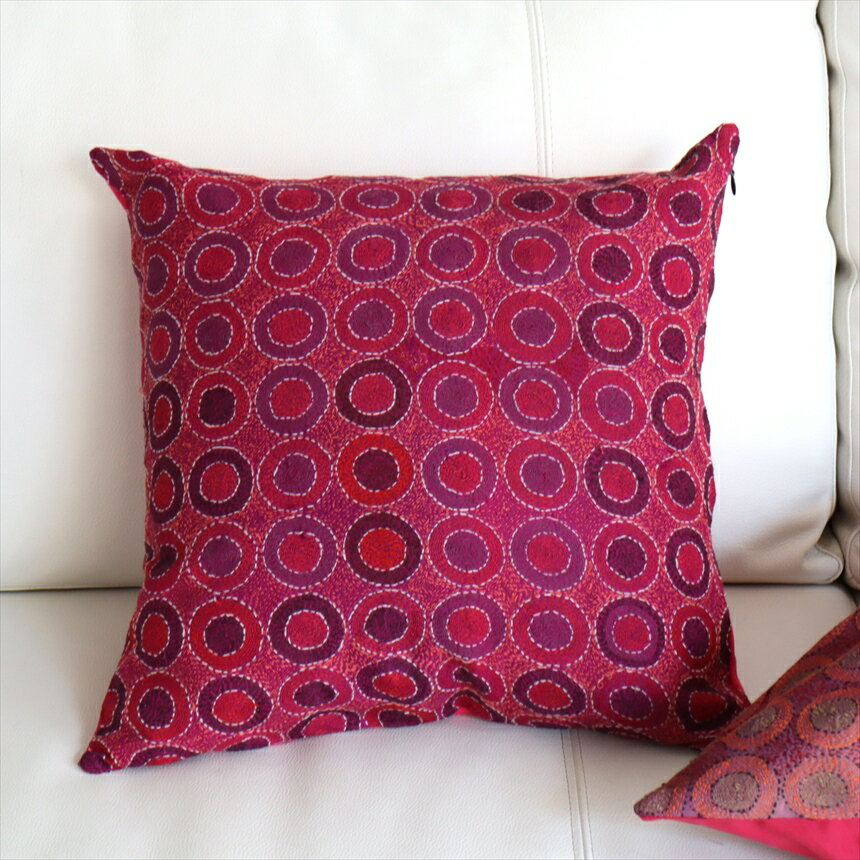 40 cm×40 cm - 【10%OFFクーポン対象】カンタ刺繍　シルク　クッションカバー40×39cmフューシャ　サークルパターン