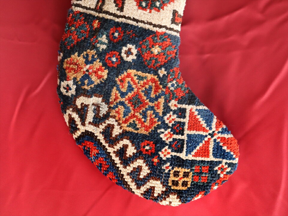 ガラタバザール(キリム&ラグ)のアンティークラグのクリスマスソックス　45×30cm｜アングル3