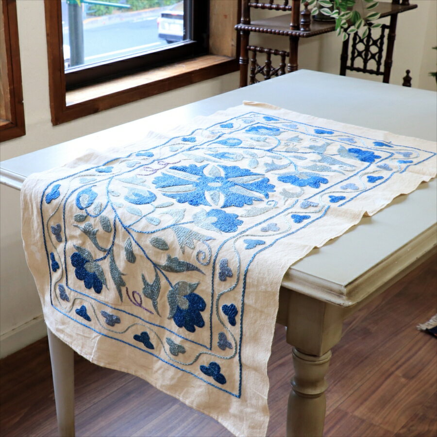 ウズベキスタン　刺繍テーブルクロス 約92cm x 92cm Flowershop BYRE | From Uzbekistan🇺🇿 ウズベキスタンからスペシャル