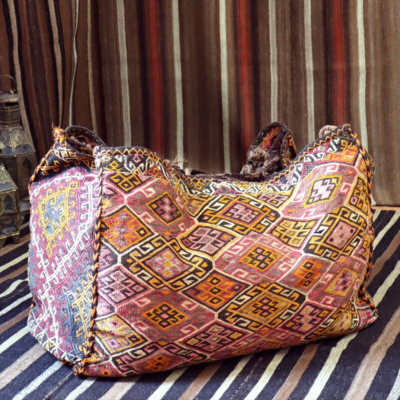 マフラッシュ 箱型収納袋キリム スマック織り　カルス