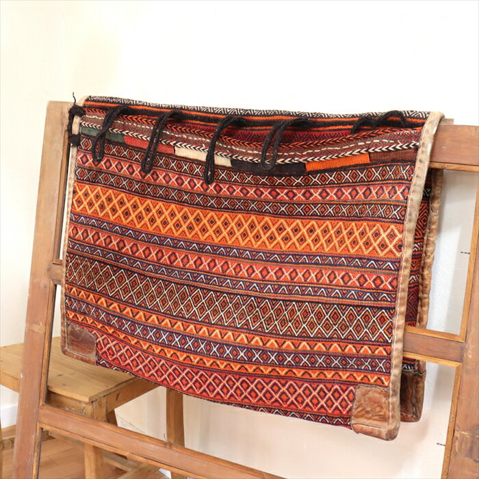 Rakuten - 【15%OFFクーポン対象】サドルバッグ　ホルジン　カシュカイ族オールドキリム　生活骨董　オレンジのジジム