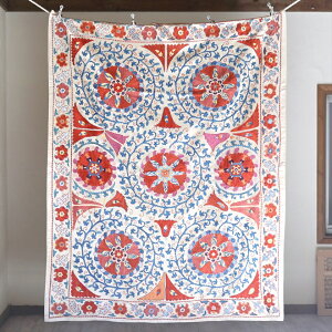 スザンニ刺繍・アンティークデザインリプロダクション188×148cmアンティークデザインを複製した伝統柄/ブルー＆オレンジ・花と蔓
