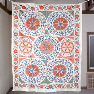 スザンニ刺繍・アンティークデザインリプロダクション 195×152cmSuzani, Uzbekistan Suzani, Embroidary, 太陽のような大きな花