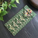 パレスチナ刺繍のペンケース・メガネケース/緻密な刺繍花のモチーフ/グリーン/両面刺繍