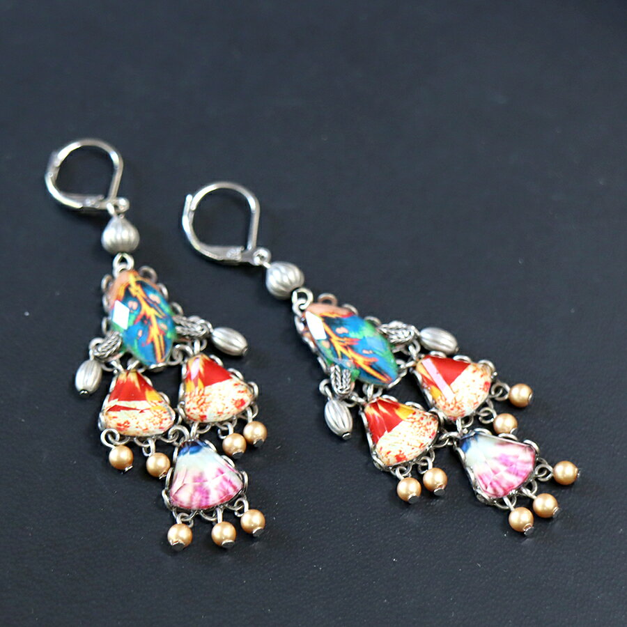 ガラタバザール(キリム&ラグ)のアヤラバー　ラディアンスコレクション ピアス オリオンOrion, Ayala Bar Radiance Collection｜アングル2