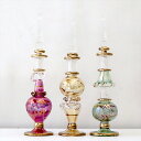 ガラス エジプト香水瓶 3本セット　クレオパトラ　Egyptian Perfume Bottle商品番号eg6755サイズ　12cm/ 12cm/ 12cmcm素　材ガラス産　地エジプト　カイロアラビアンな輝きの香水瓶。約12cmの高さのミニサイズ3本セットです。エジプトのカイロにて職人さんが一つ一つ手作りで作っているので、カラーやデザインのバリエーションも様々です。切子細工で表現された草花モチーフやゴールドの着彩、フリル状のガラスなど小さいながらも職人さんの技が光っています。実際に香水瓶として使うこともできますが、密閉性が低いので、置物・飾り・一輪挿しなどとしてお楽しみください。※箱はついていません。エアキャップで包んでお届けします。Egyptian purfume bottle, Aroma pot, glass bottle, Arabian night, Cairo, khan khalili, ガラス香水瓶・エジプト香水瓶・涙壺, エジプトガラス・エジプト・お土産・カイロ・ハンハリーリ, ガラス工芸・アロマポット・エジプト・ハンドメイド・カイロ・香油・乳香, ハーバリウムボトル