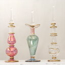 ガラス エジプト香水瓶 3本セット　クレオパトラ　Egyptian Perfume Bottle商品番号eg6772サイズ　12cm/ 12cm/ 12cmcm素　材ガラス産　地エジプト　カイロアラビアンな輝きの香水瓶。約12cmの高さのミニサイズ3本セットです。エジプトのカイロにて職人さんが一つ一つ手作りで作っているので、カラーやデザインのバリエーションも様々です。切子細工で表現された草花モチーフやゴールドの着彩、フリル状のガラスなど小さいながらも職人さんの技が光っています。実際に香水瓶として使うこともできますが、密閉性が低いので、置物・飾り・一輪挿しなどとしてお楽しみください。※箱はついていません。エアキャップで包んでお届けします。Egyptian purfume bottle, Aroma pot, glass bottle, Arabian night, Cairo, khan khalili, ガラス香水瓶・エジプト香水瓶・涙壺, エジプトガラス・エジプト・お土産・カイロ・ハンハリーリ, ガラス工芸・アロマポット・エジプト・ハンドメイド・カイロ・香油・乳香, ハーバリウムボトル