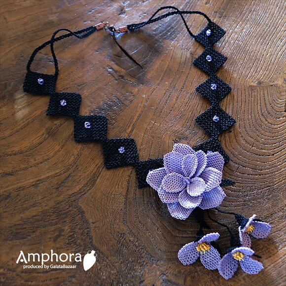 オヤネックレス イーネ・オヤ刺繍針で作る繊細なレースネックレス/パープルの花