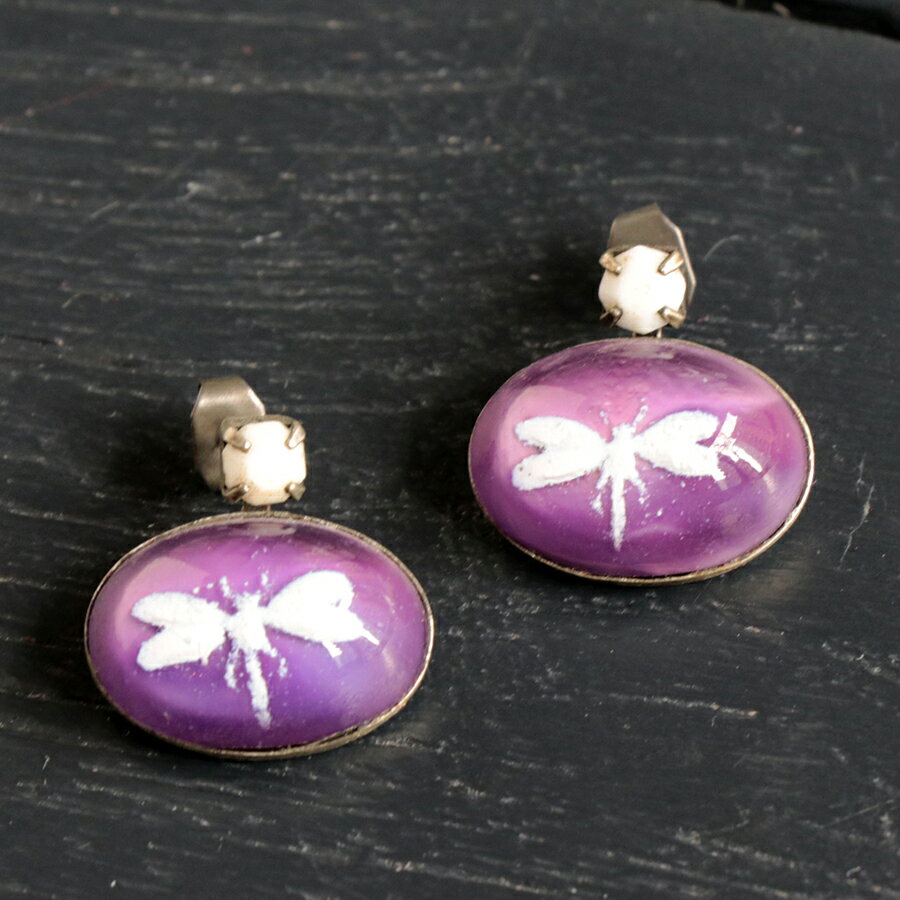 ヴィンテージビーズ/ピアス Michel's Vintage Beads Piercedヴィンテージガラスカボショントンボピアス パープル glass cabochon