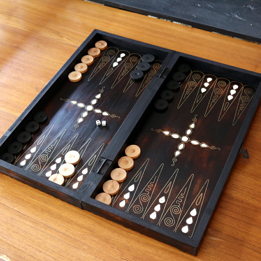 バックギャモン Backgammon 50.5×50.5cm 折り畳み式 螺鈿模様 チェス・チェッカー ゲームボードゲーム盤・2色駒とサ…