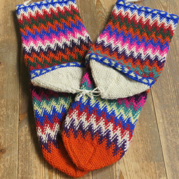 アンティーク・トルコ手編みウール靴下マルチカラー・オレンジ／カラフルなジグザグボーダー