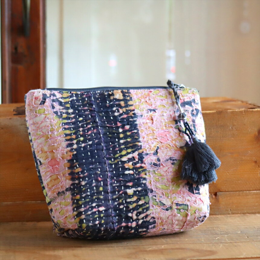 ヴィンテージカンタ マチ付きポーチ カンタ刺繍　タッセル付き　ラリーキルト　インド　古布