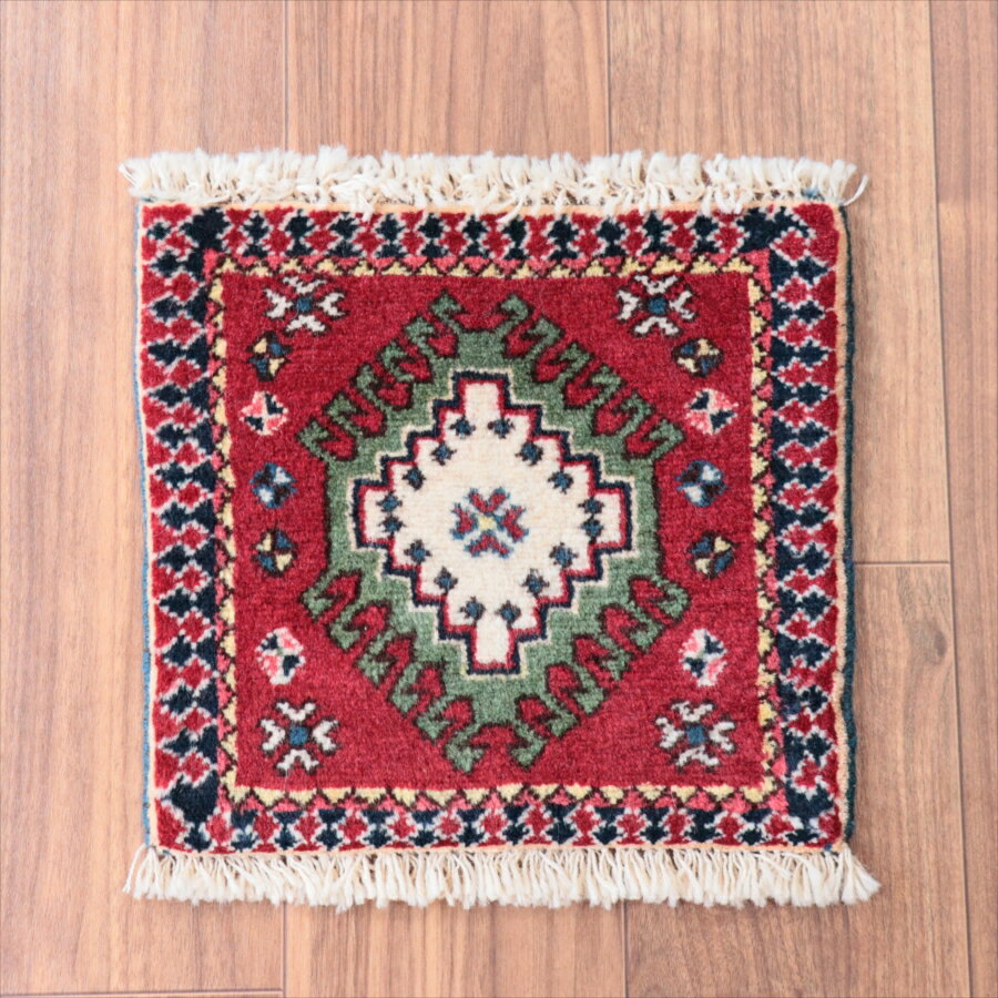 Rakuten - 【15%OFFクーポン対象】ヤラメ 手織りラグ　 30×33cm ミニサイズ /トライバルラグ