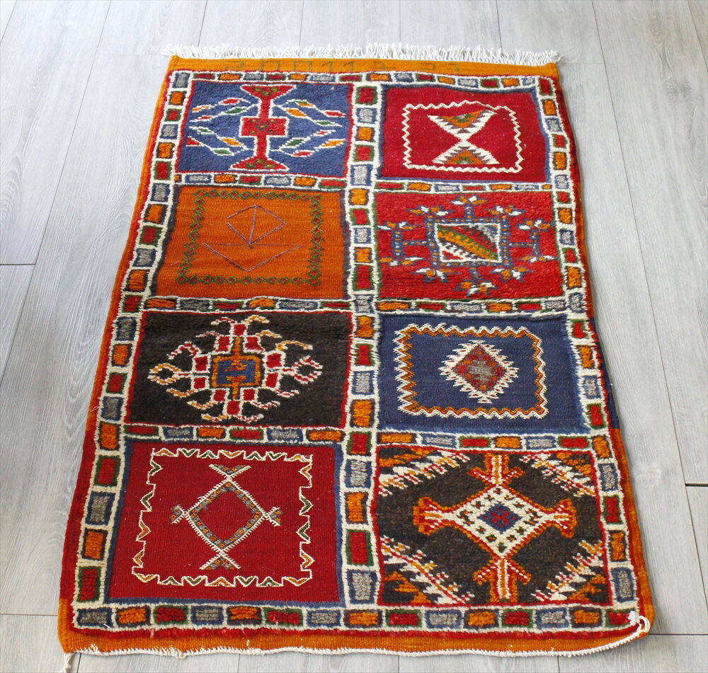 モロッコキリム・タズナフト/ヤストゥクサイズ124×71cm凹凸のあるパイル織りミックス