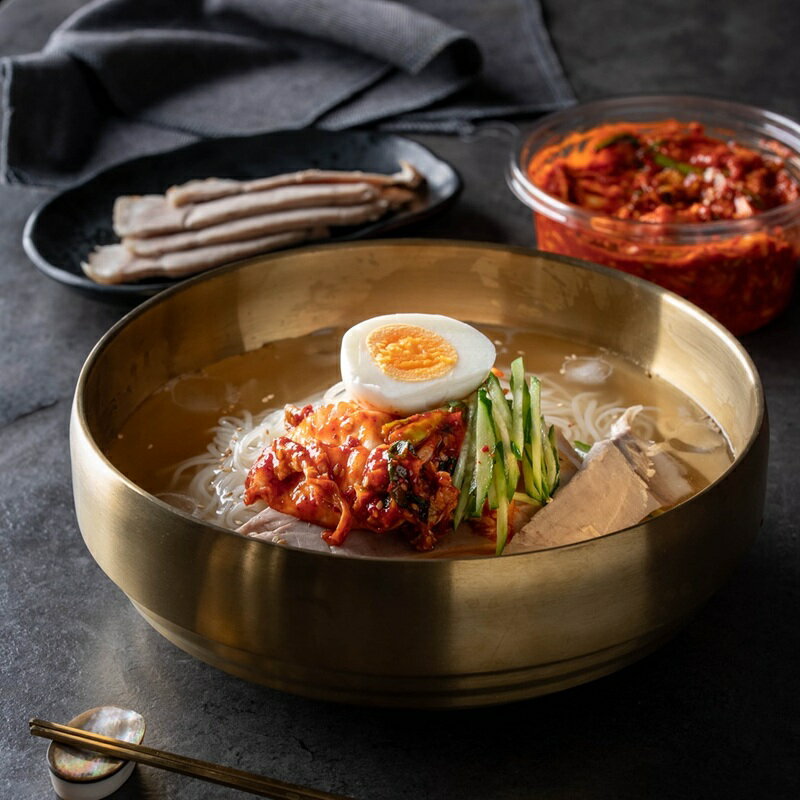 黄さんの冷麺4食+トッピング（蒸し豚、トマトキムチ、白菜キムチ、冷麺専用キムチ）（その他商品同梱可能）【キムチ 韓国料理 お取り寄せ 本場 本格 大阪鶴橋 オリジナル 焼肉屋の味 簡単 冷麺 プロの味 プレゼント 夏のご飯 食品】【冷蔵】【送料無料】