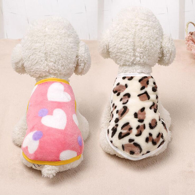 ペットグッズ 新作 ヒョウ柄 冬 ペット服 もこもこ 暖かい 心柄 ふわふわ 送料無 ベスト 防寒 かわいい ペット用品 タンクトップ