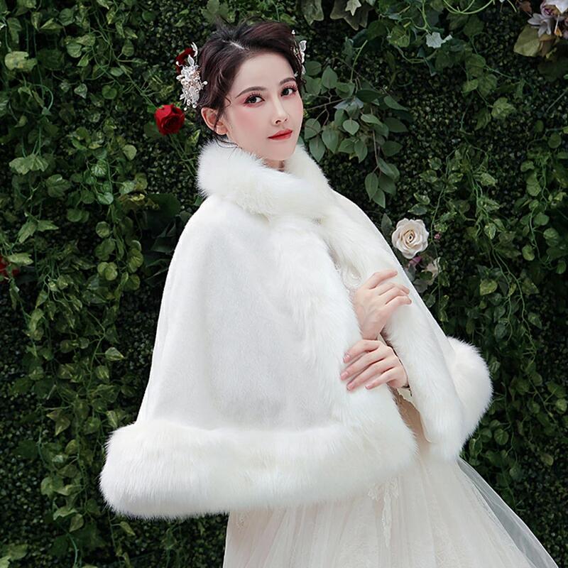 結婚式 冬のケープ ケープ 肩掛け 花嫁 ウエディング 秋 柔らかいフェイクファーが軽く ケープ ウエディングショール 冬 ボレロ