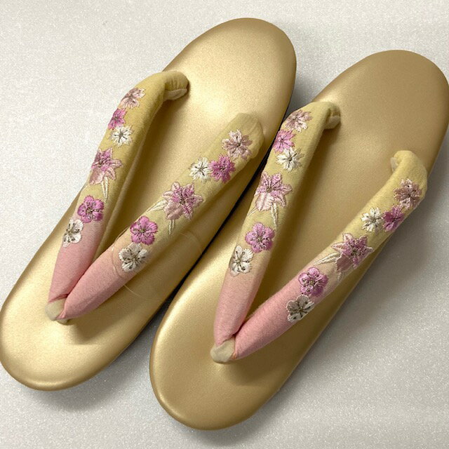 ウレタン草履　ぞうり　金　刺繍　ピンク　黄ベージュ　女性　レディース　草履　カジュアル　ぞうり　フリーサイズ　きもの　着物　和装　和服　和装小物　お手軽　雨天対応　履きやすい