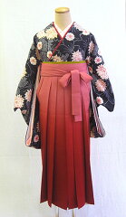 https://thumbnail.image.rakuten.co.jp/@0_mall/kimono-de-kyobijin/cabinet/rental-koburisode/kuroji-sibori.jpg