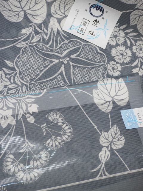 【再入荷】竺仙鑑製浴衣地　竺仙絹紅梅　朝顔に秋草　グレー【ちくせん】【ゆかた】【桔梗】【萩】【撫子】【夏祭り】【送料無料】のサムネイル