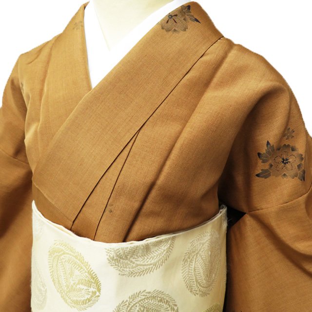 Rakuten - ＼ FINAL PRICE ／ 【 中古 】 紬 着物 正絹 単衣 カジュアル 桜の図 土色 身丈158cm 裄63cm M A849-2 [ 和服 単衣 きもの 紬 普段着 kimono アウトレット 送料無料 きもの北條]