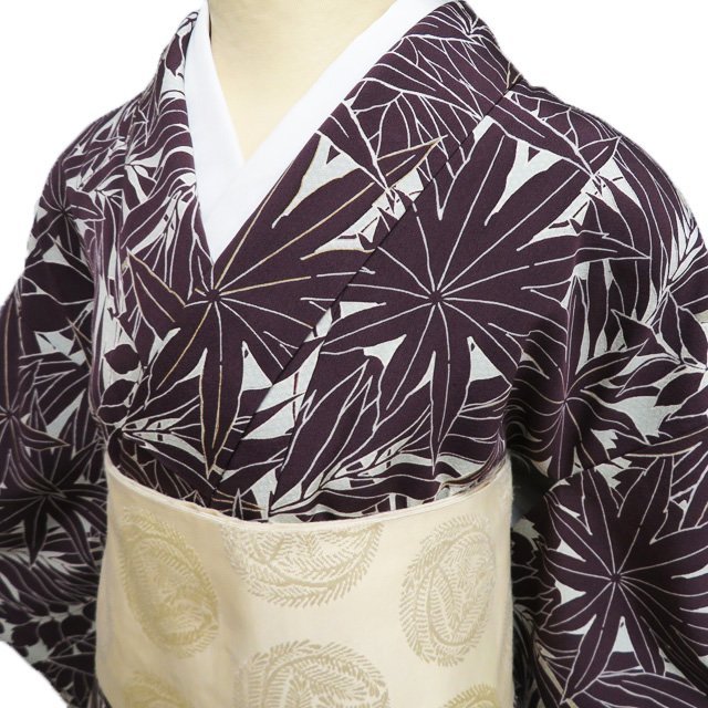 Rakuten - 【 中古 】 小紋 着物 リサイクル 正絹 袷 カジュアル 植物模様 反端付き 白緑色 焦茶色 金 身丈154cm 裄63cm S A1199-2 [式典 観劇 普段使い お食事 kimono アウトレット 送料無料 きもの北條]