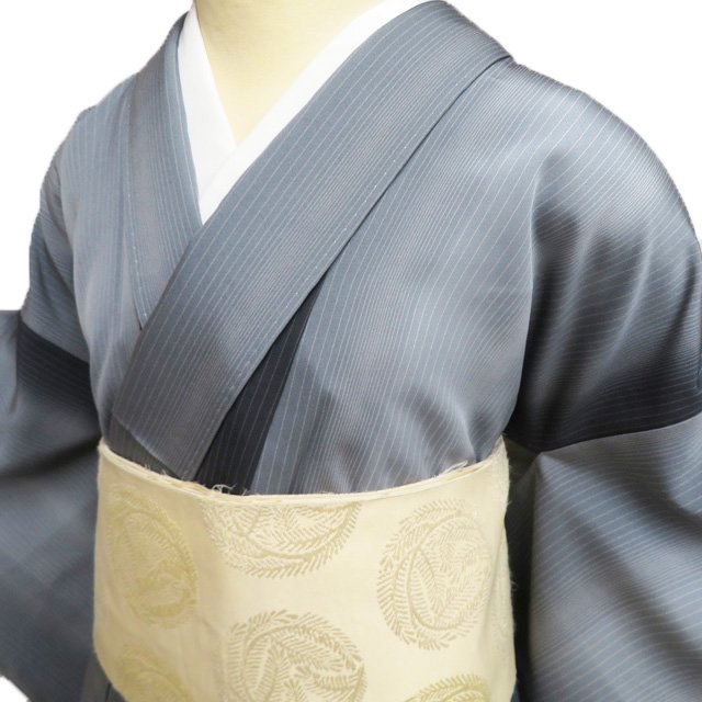 Rakuten - 【 中古 】 小紋 リサイクル着物 正絹 袷 カジュアル 縦縞模様 反端付き 鼠色 黒色 身丈157cm 裄66cm M A1283-2 [観劇 お出かけ 街着 普段使い お食事 kimono 和服 送料無料 きもの北條]