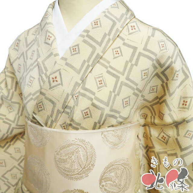 Rakuten - 【 未使用 】 小紋 着物 正絹 袷 カジュアル 縮緬地 幾何学模様 薄卵色 灰色 身丈158.5cm 裄69cm M A1346-2 [観劇 お出かけ 街着 普段使い お食事 kimono 和服 送料無料 きもの北條]