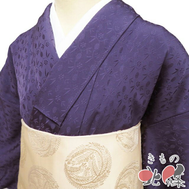 Rakuten - 【 中古 】 色無地 リサイクル着物 正絹 袷 紋付き セミフォーマル 地模様 笹蔓緞子模様 滅紫色 身丈155.5cm 裄63.5cm S A1351-2 [和服 入学式 卒業式 母 七五三 お宮参り お茶席 お宮参り 送料無料 きもの北條]