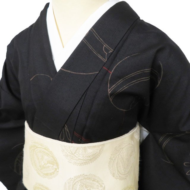 乐天商城 - 【 中古 】 紬地 リサイクル着物 正絹 袷 カジュアル 毬模様 黒色 多色 身丈156.5cm 裄65.5cm M A1106-3 [和服 きもの 紬 普段着 kimono アウトレット 送料無料 きもの北條]