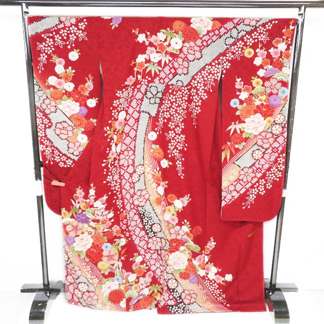 【 中古 】 振袖 リサイクル着物 正絹 IKKO 刺繍 金彩 花模様 桜 菊 牡丹 松竹梅 地模様 赤色 多色 金 身丈174cm 裄70cm L トール A1159-5 [和服 振袖 レンタルアップ アウトレット セール 販売 バーゲン 送料無料 きもの北條]