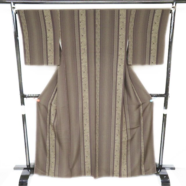 【 未使用 】 小紋 着物 正絹 袷 カジュアル 流水に梅と紅葉 黄枯茶色 身丈166.5cm 裄66cm L トール A1072-7 [ 和服 きもの 普段着 kimono アウトレット 送料無料 きもの北條]