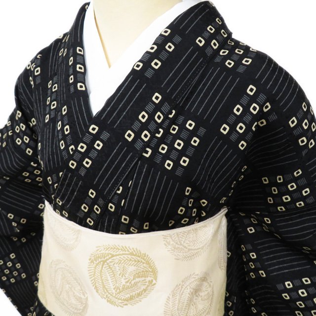 Rakuten - 【 中古 】 小紋 リサイクル着物 正絹 袷 カジュアル 市松取り 地模様 花模様 黒色 多色 身丈156cm 裄64cm M A1047-8 [ 和服 きもの 普段着 kimono アウトレット 送料無料 きもの北條]
