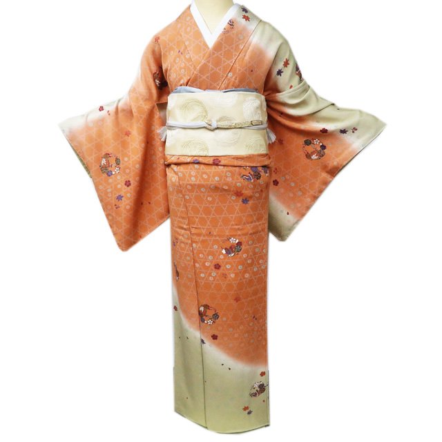 Rakuten - 【 未使用 】 訪問着 着物 正絹 袷 花と蝶の図 籠目模様 暈し 縮緬地 東雲色 木蘭色 多色 金 身丈161cm 裄67.5cm M A1101-9 [和服 入学式 卒業式 お茶会 お茶席 茶道 結婚式 お宮参り 送料無料 きもの北條]