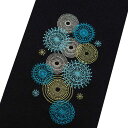 【送料無料】刺繍半襟 かわいい 刺繍入り 半衿 ちりめん 黒地 黒半襟 多色使い 洗える 振袖用 おしゃれ用 おでかけ パーティーなど 成人式 花火 可愛い 卒業式 入学式 袴 はかま カジュアル ホワイト 丸レース 半衿 ポリエステル レーヨン 人気 青色 緑