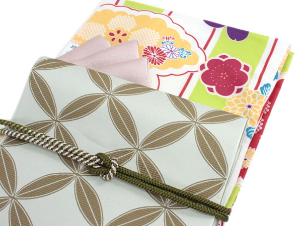 洗える着物 袷 4点セット Lサイズ 白×黄緑 ストライプ地 花尽し 桜 梅 菊 雲取り 縞 レトロ 小紋 名古屋帯 正絹 帯揚げ 帯締め レディース カジュアル 女性 アンティーク風 着物 和服 和装 あす楽 送料無料 フク