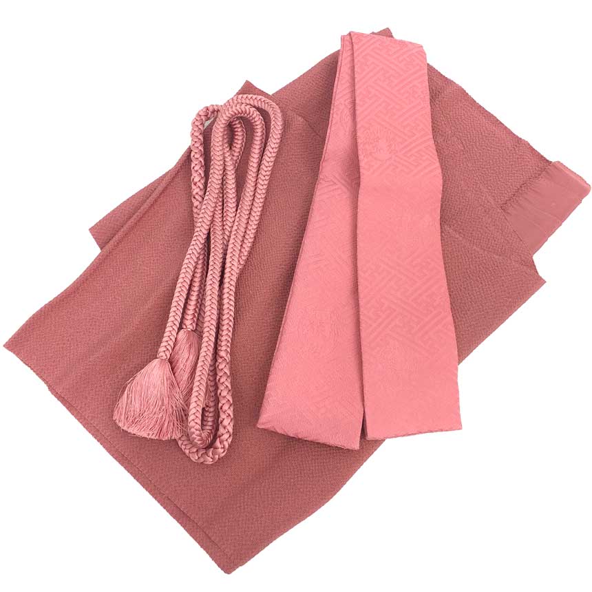 全国送料無料　京やQ626　正絹　絹100％　やまと謹製　帯揚げ・帯締め・伊達衿セット 3点セット　ピンク　ちりめん　地紋入り正絹伊達衿　 正絹帯揚げ 正絹帯締め　紗綾形高級帯揚げ　高級手組　正絹帯揚げ 正絹帯締め【未使用品】【新古品】【中古】