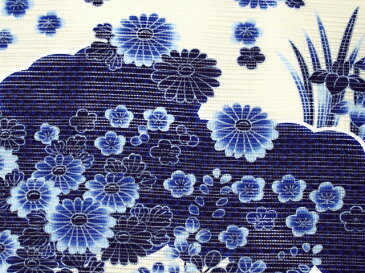 日本製 浴衣 生地 反物 単品 ごく薄い生成り色(ごく薄いクリーム)地に濃紺の山水画風柄(梅・菊・楓・菖蒲) 女性用 綿100% 横絽織り オーダー仕立て可 身長170cm位、裄75cm位まで対応出来ます。(仕立てなしの場合、あす楽対応できます。)レディース 女物 教材用にも。