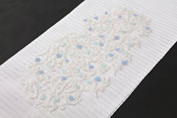【夏用・絽】【刺繍半襟】 特選手刺繍ビーズ半襟 白/葡萄唐草文(白水色刺繍) 洗える半衿 ポリエステル 豪華な刺繍 【日本製】