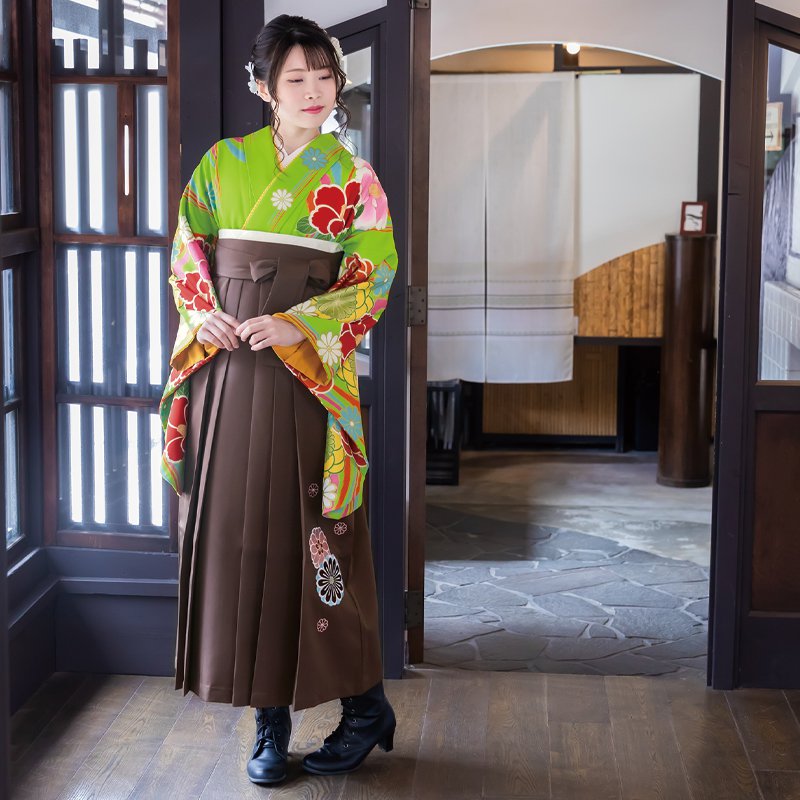 【レンタル】卒業式 袴 レンタル 女 フルセット 女性 袴セット「G873黄緑　菊椿模様」レトロ はかま 着物セット 和服 大学 レディース 往復送料無料