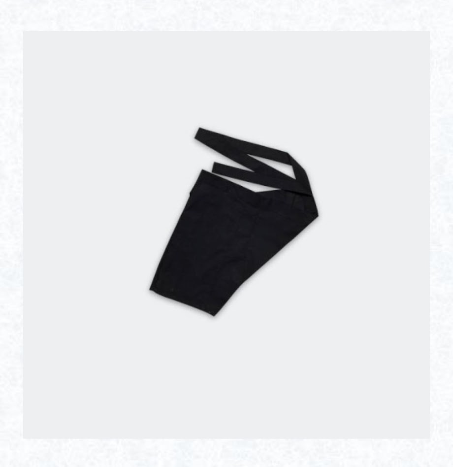 ▼商品詳細 品名 半股引　黒 商品内容等 半股引　黒 素材：綿 サイズ S/丈38センチ・股廻47センチ M/丈40センチ・股廻50センチ L/丈42センチ・股廻54センチ LL/丈43センチ・股廻58センチ 3L/丈45センチ・股廻62センチ ※股廻りは股の付け根より5センチ位下を計ってください。 実際の色味と異なって見える場合があります。 お祭り以外にも学園祭・イベント、展示会、運動会、町内会行事、応援、文化祭、キャンペーン、お揃い、などにも使用できます。 枚数は多くても大丈夫です領収書も発行できます 注文を受けてから取寄せになります 納期に5-7日前後時間をいただきます 発送方法 送料は宅配便