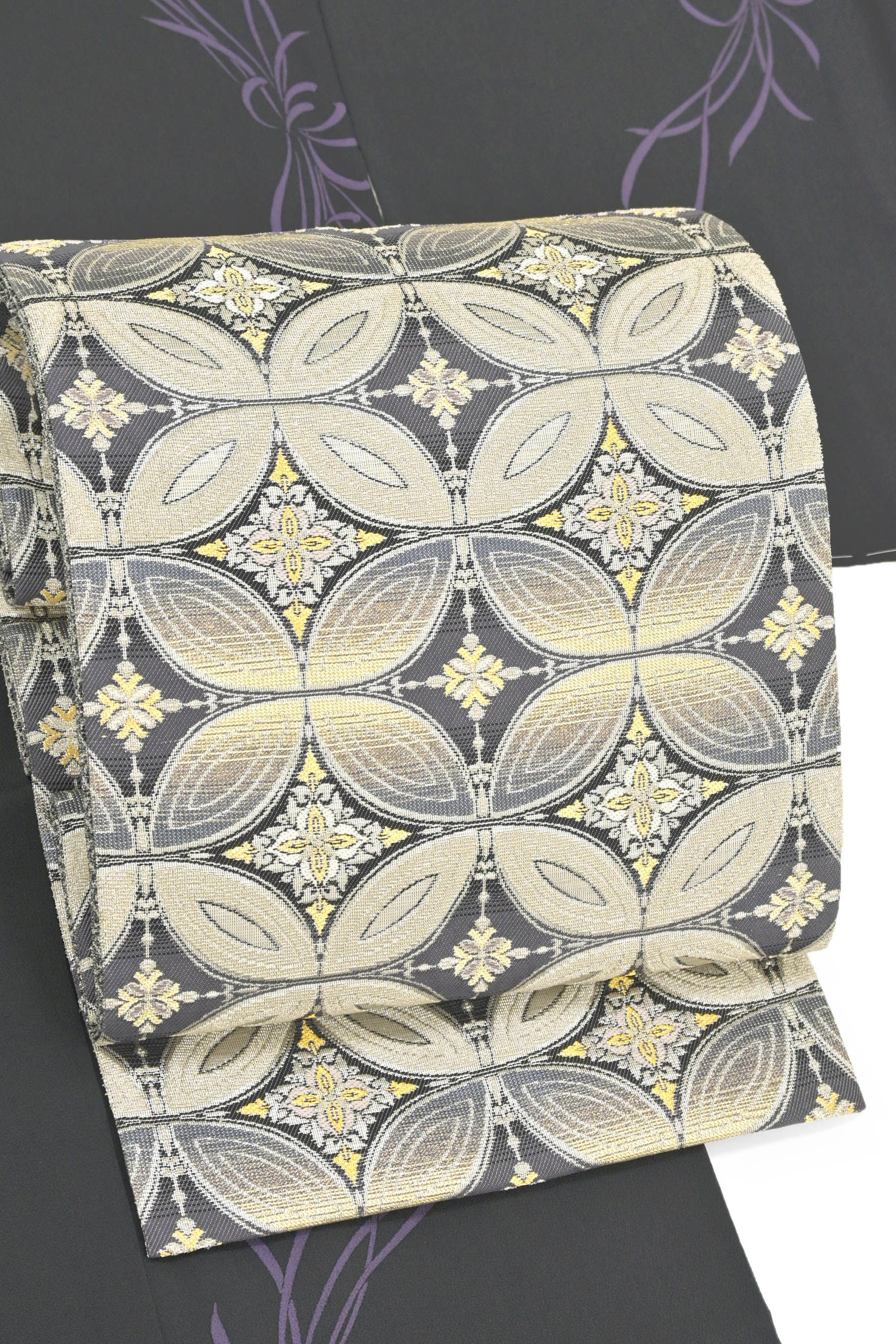 【大蔵ざらえ】 【誉田屋源兵衛】 特選工芸袋帯 〜金華山箔綴織〜 ≪御仕立て上がり・中古美品≫ 「七宝繋ぎ華文」 ふっくら豊かな立体感… 老舗の名品！