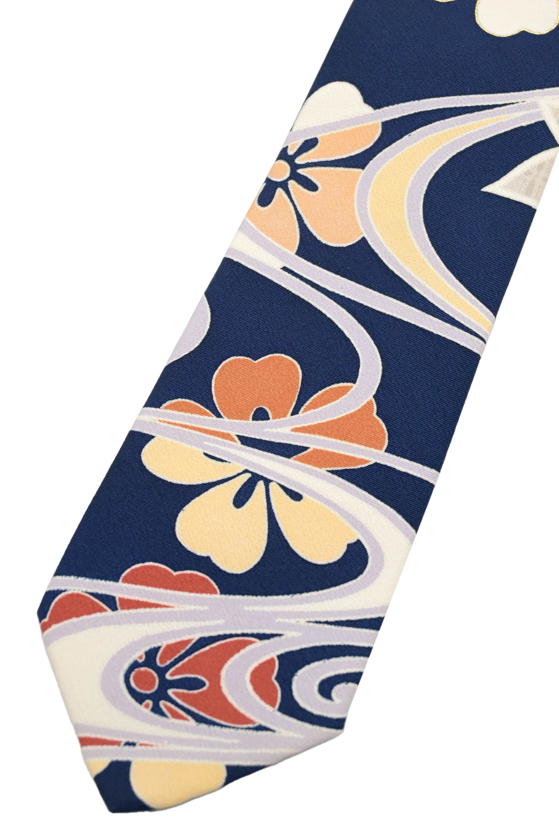 【創業弘治元年　千總】 特選京友禅ネクタイ 「流水に桜楓（1）」 日常に京友禅の伝統を… 贈答用にも！