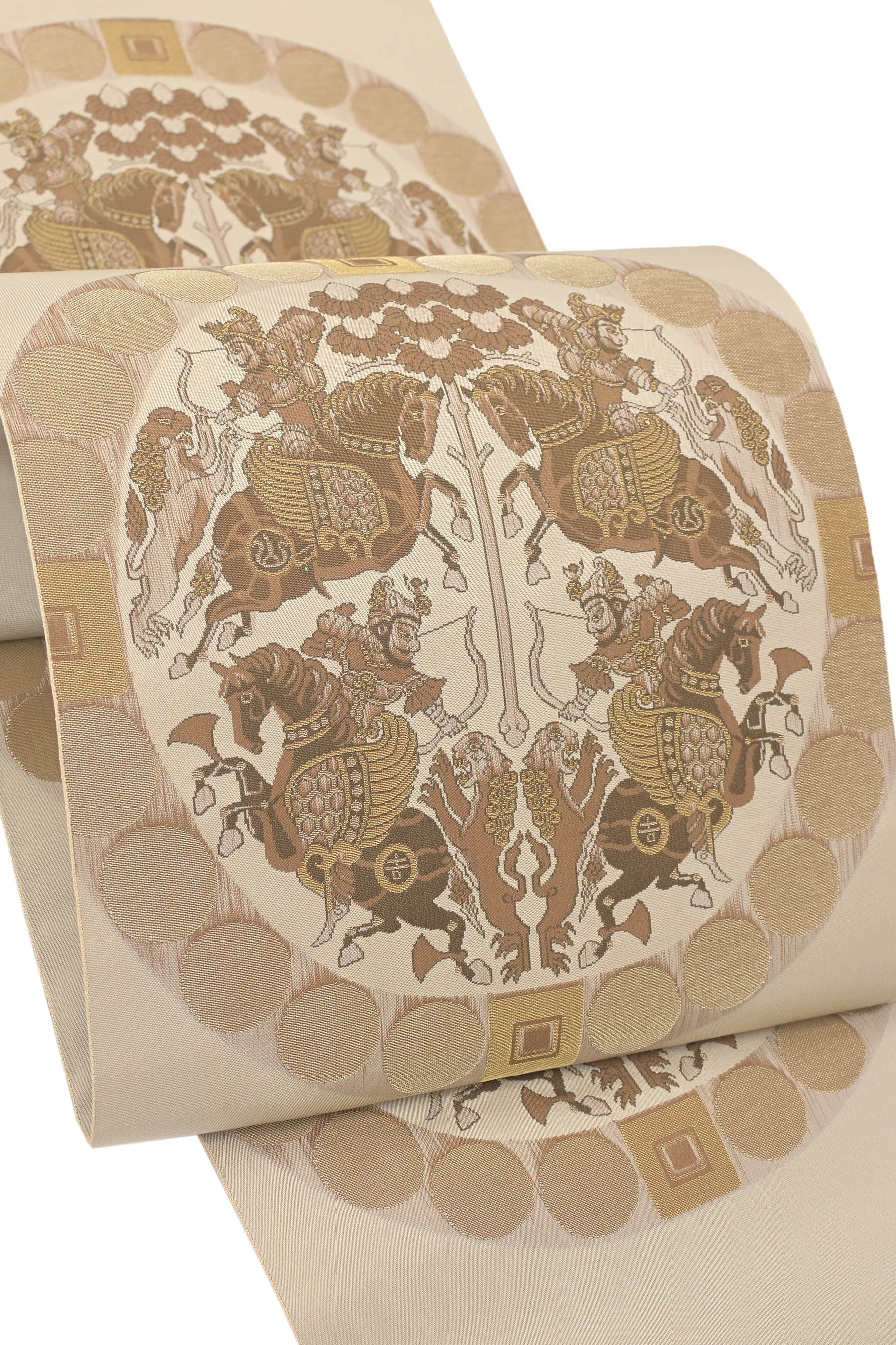 【エントリーでP10倍】 【大蔵ざらえ】 【人間国宝　故・北村武資】 重要無形文化財保持者 傑作経錦袋帯 ≪御仕立て上がり・中古美品≫ 「西域丸文」 古代の息吹宿す… 現代に織り継ぐ逸品！