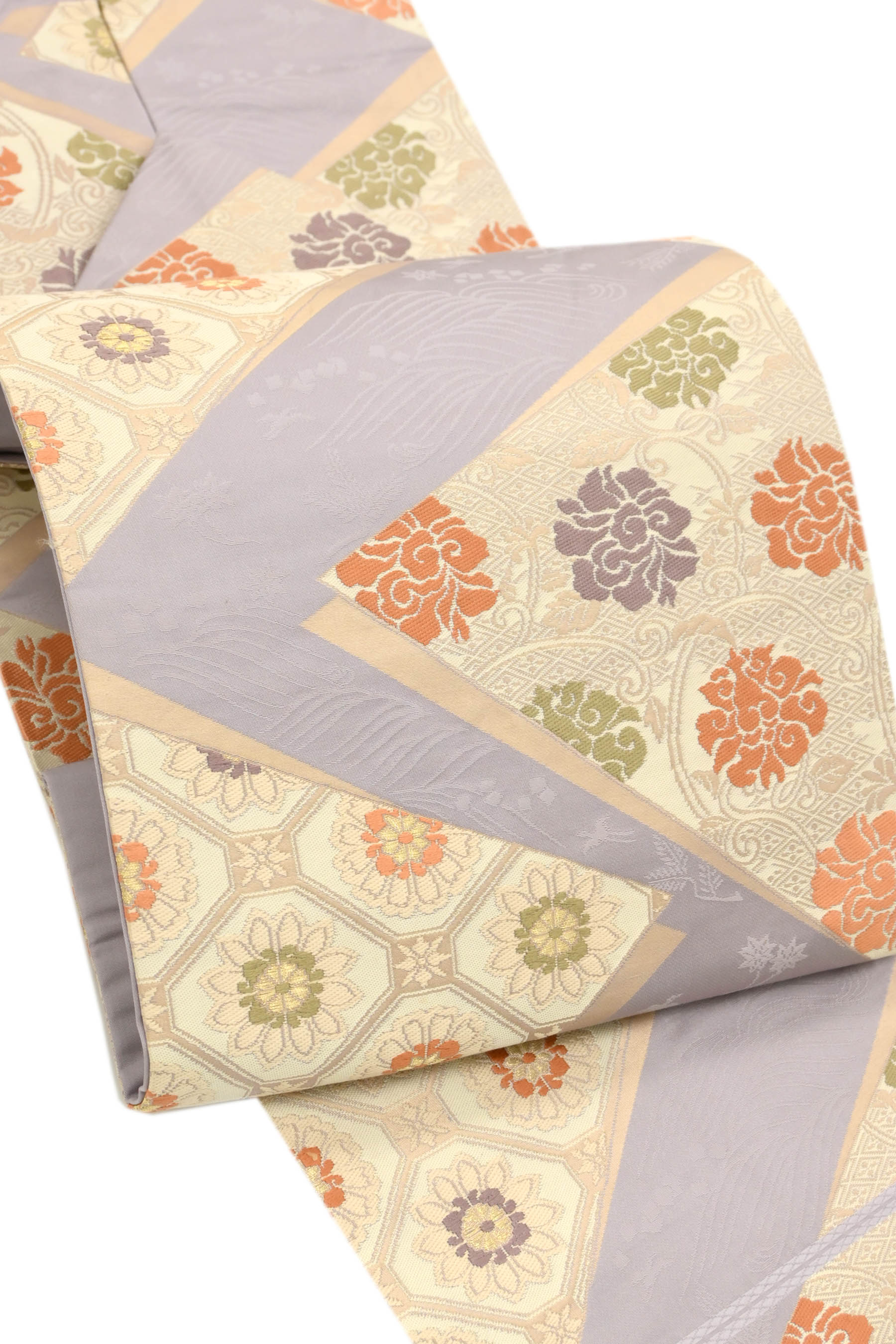 さりげなくおしゃれ　仕・中古品　！西陣九寸名古屋帯 「松皮に有職紋」