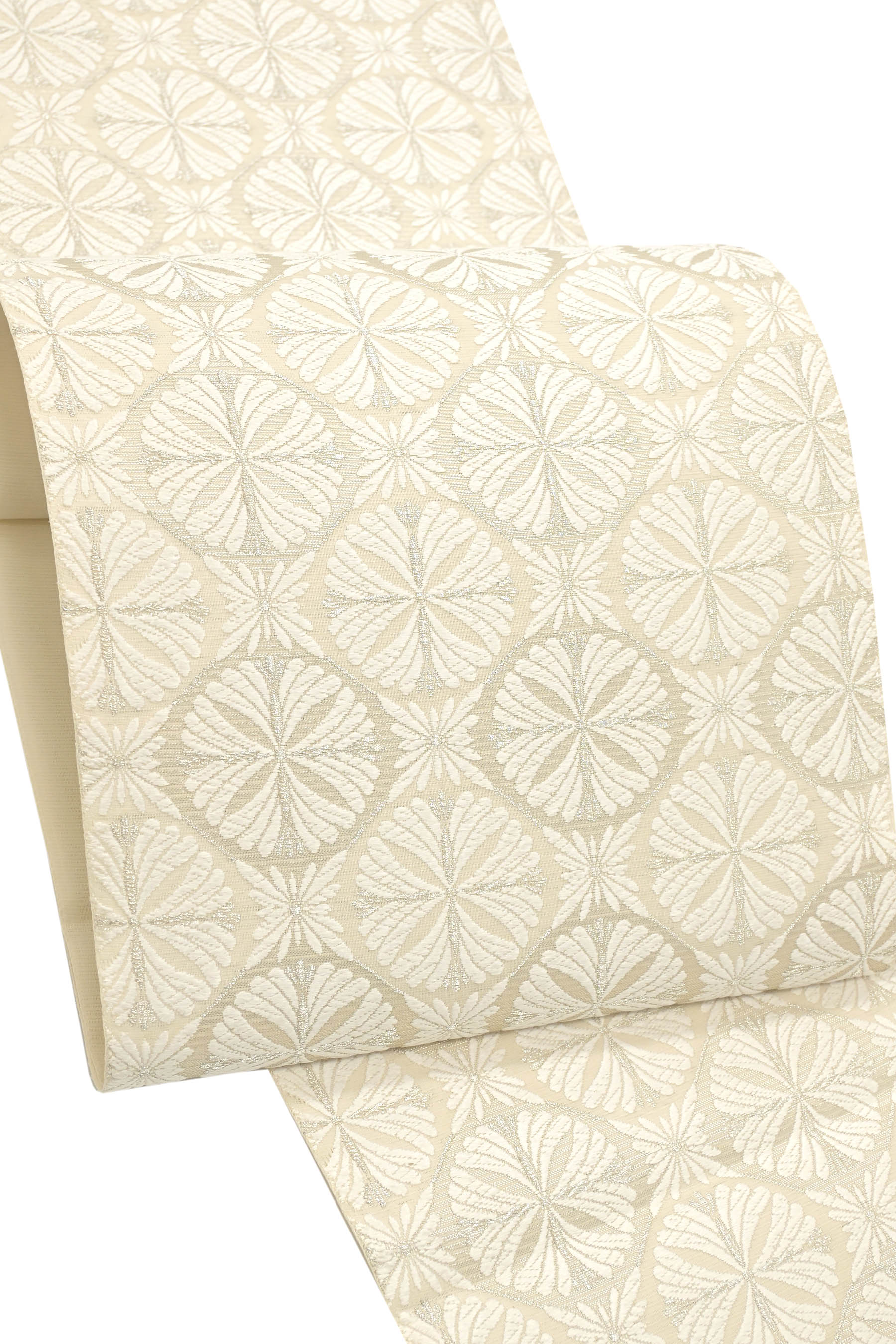 【お得なエブリデイロープライス】 【夏帯】 正絹唐織絽袋帯 ≪御仕立て上がり・中古美品≫ 「清祥鞠松菊襷紋」 白銀の配色ですっきりと 盛夏に涼やかな帯姿！のサムネイル