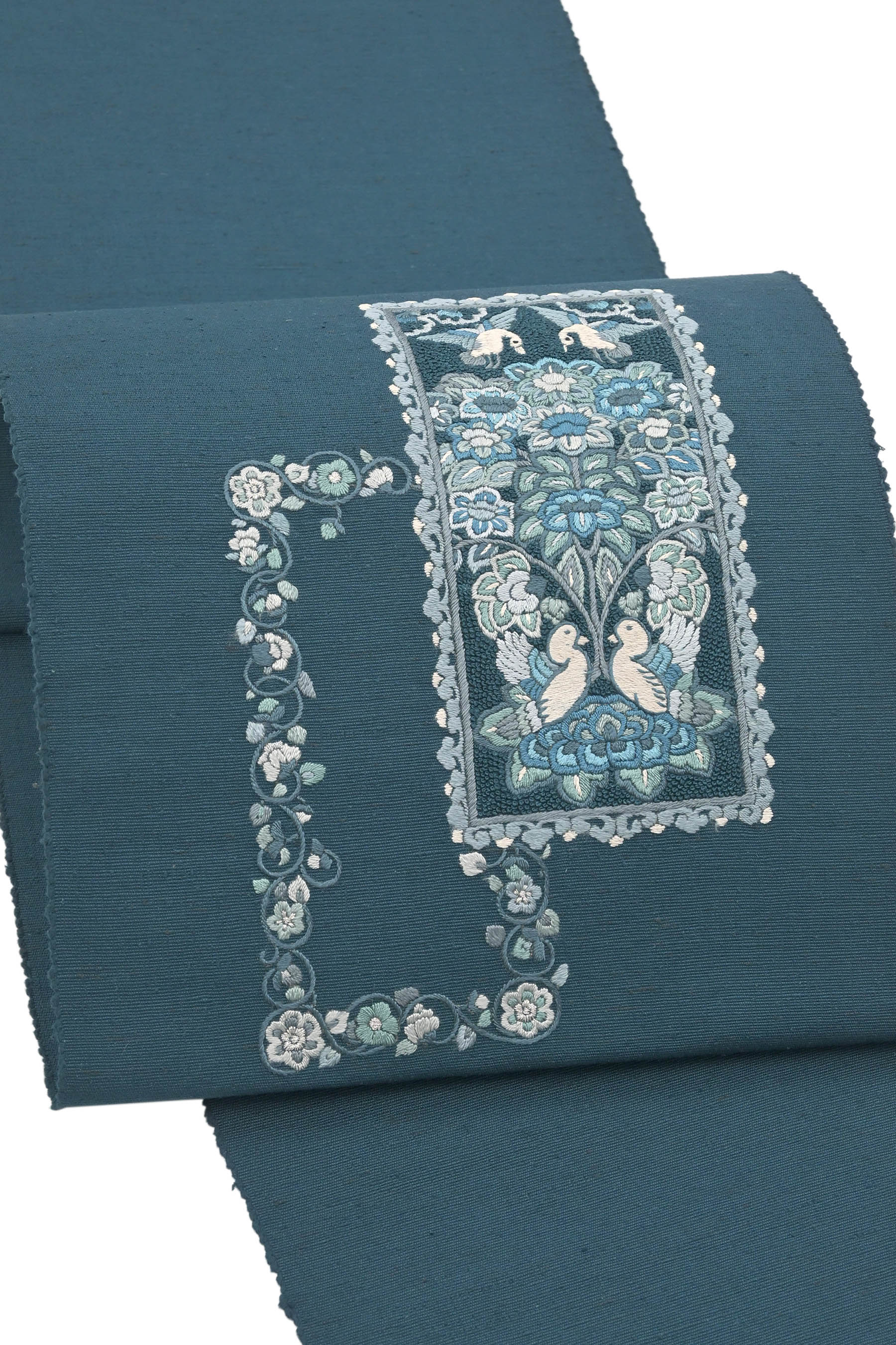 【大蔵ざらえ】 【京の名工房】 特選工芸手刺繍紬八寸名古屋帯 ぜんまい紬地 「小窓重樹下鳥文」 贅沢な手刺繍の存在感… ハイセンスな別注品！