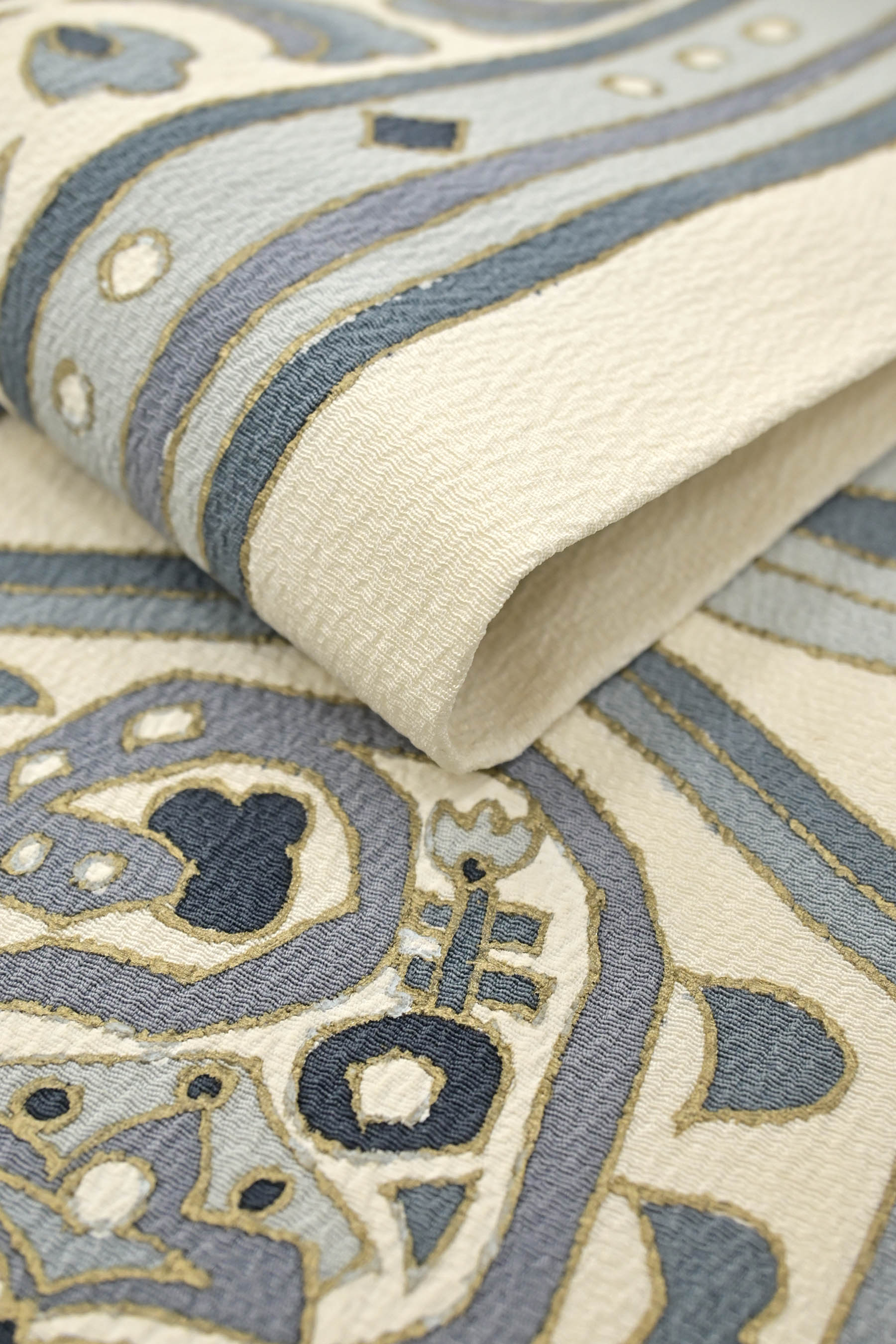 【 年に一度の本決算バーゲン】 【ハイセンスな創作帯】 （仕立て上がり・中古美品） 創作正絹ちりめん染九寸名古屋帯 「花鳥献上」 他に差を付けるオシャレ帯！